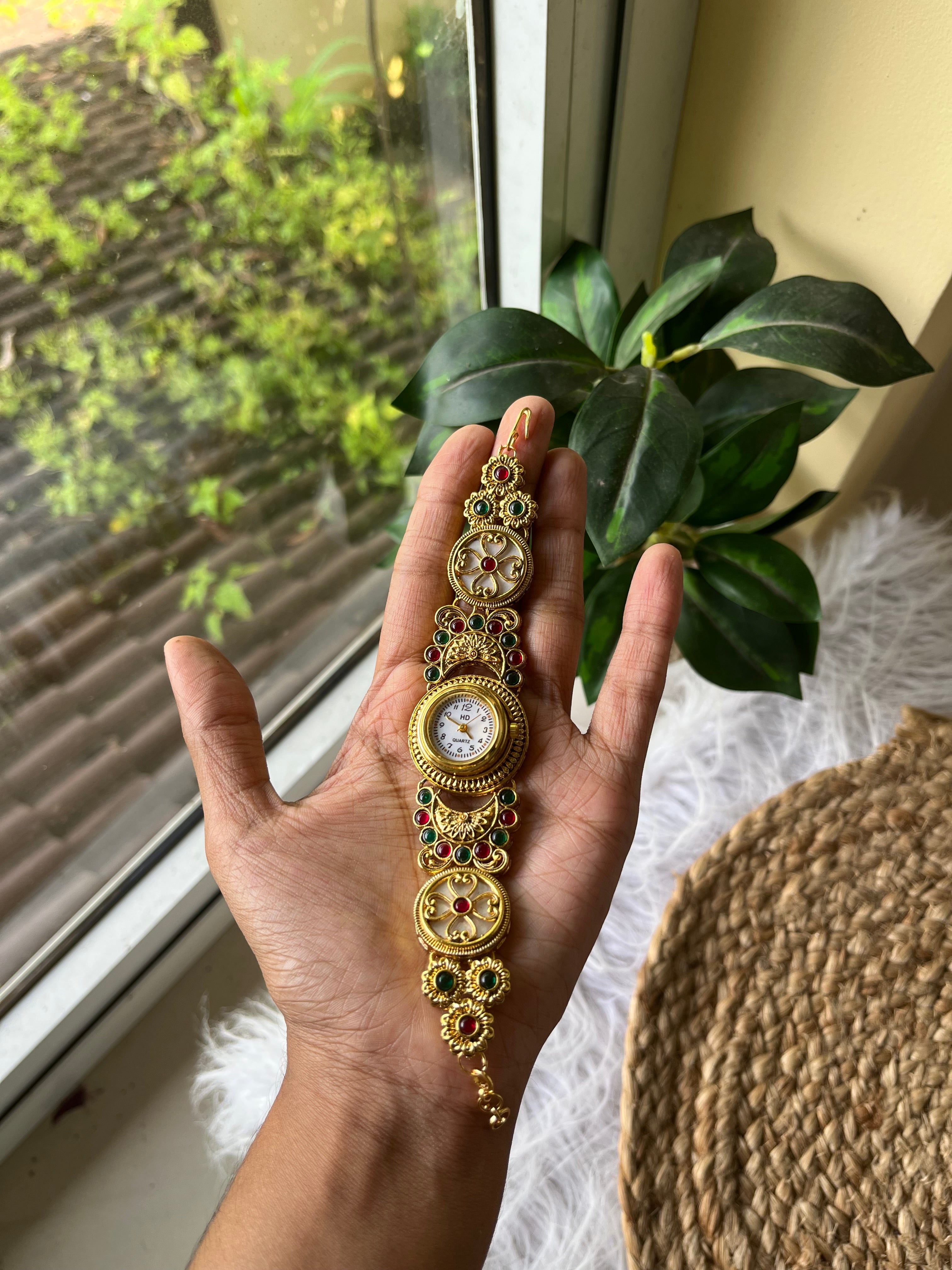 Royal Vintage Trio Watch