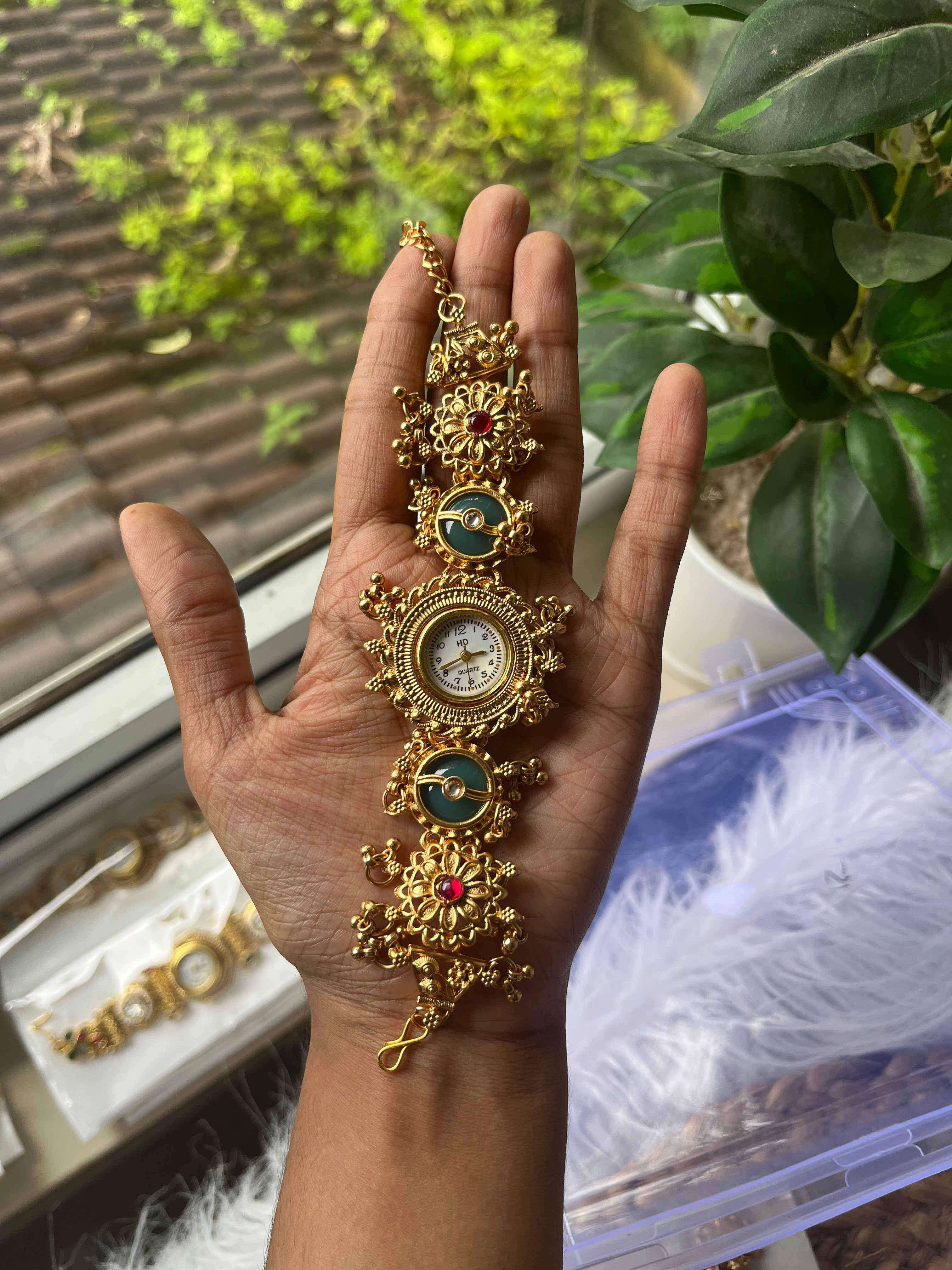 Emerald Royale Kundan Watch