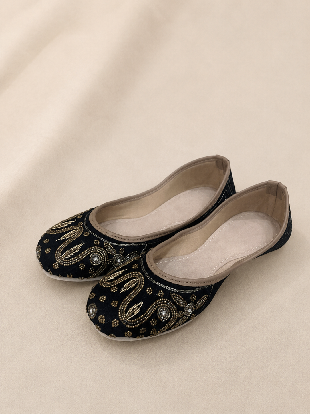 Midnight Paisley Jutti